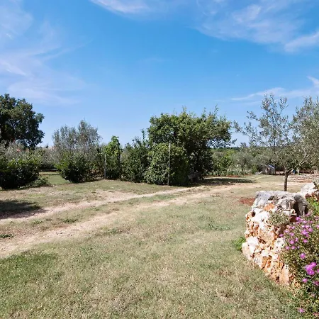 Secluded In Pore With Garden Apartment Porec
